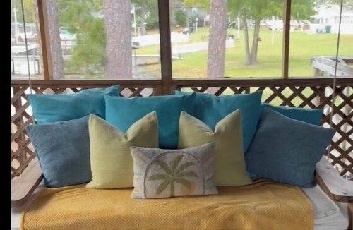 Summerton House | Waterfront with dock, less than 5 min to boat landing, gas, ABC and restaurant.
