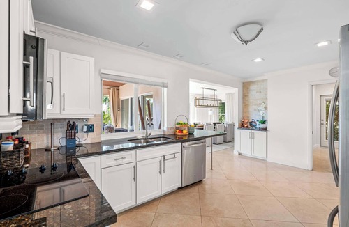 Bel Air Villa | Waters Edge Luxury - Walk or bike to the Beach