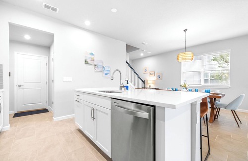 Lutz House | Waterview Luxury Retreat – Spacious Home in Resort Community w/Onsite Pool!