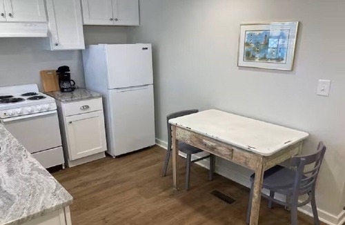 Swansboro Apartment | Waterview Swansboro #4. One block from everything! Cozy 1 Bdrm/1Bth.