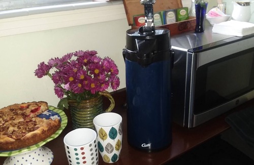 Temple Terrace Bed & Breakfast | We Have the Best Coffee & Pastries and the Bed Is Mighty Fine, Too