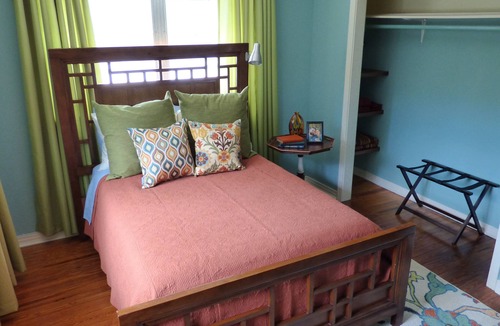Temple Terrace Bed & Breakfast | We Have the Best Coffee & Pastries and the Bed Is Mighty Fine, Too