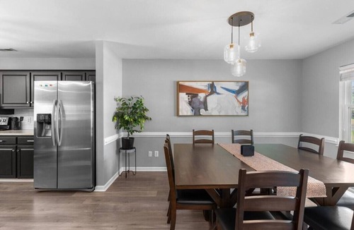 Kings Grant House | We Love Dogs - No Pet Fees - Near Wrightsville Bc