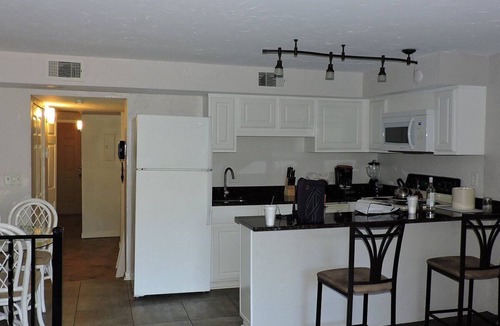 North Forest Beach Resort | Week 14 Gorgeous 1-bedroom Seacrest Surf and Raquet Club HHI