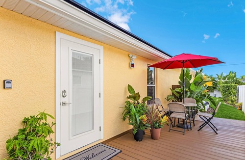 Trafalgar Apartment | welcome to Casa del Sol. let it be your charming retreat!