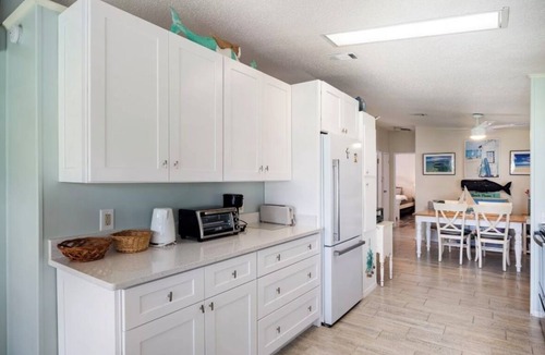 Sebastian Highlands House | Welcome to Sebastian, a lakeside retreat w pool, near BEACH and Sebastian Inlet