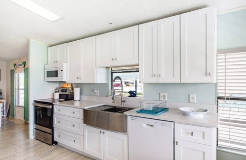 Sebastian Highlands House | Welcome to Sebastian, a lakeside retreat w pool, near BEACH and Sebastian Inlet