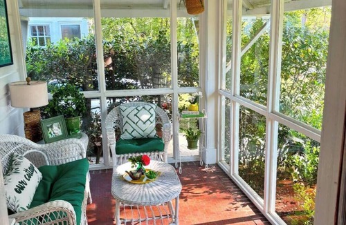 Summerville Cottage | Welcome to Summerville Cottage in Augusta GeorgianReady to rent for Masters week