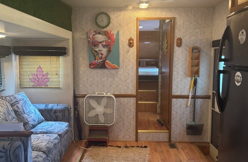 Fort Pierce House | Welcome to the pink, cozy camper, minutes to the beach. The best of both worlds.