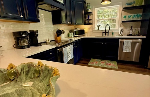Edisto Island Cottage | Welcome to Tres-Margaritas! Pet friendly, 3 mi to beach, 1 mi to boat landing