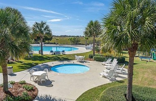 Beachwalk House | Welcome to the Blue Mermaid on Harbor Island! The perfect vacation getaway.