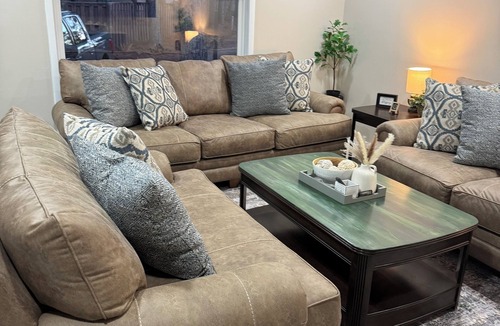 Fayetteville House | Welcome to your peaceful path home! This cozy 2-bedroom, 2-bath furnished house