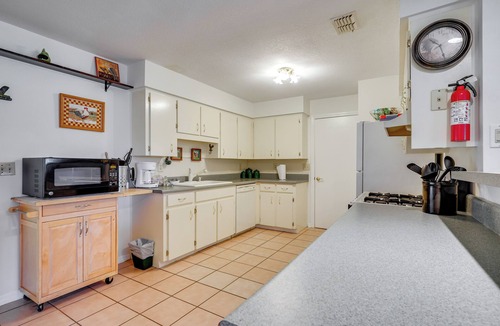 Bartow House | Welcoming Bartow Home Near Family Attractions!