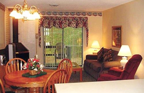 Lake Tansi Apartment | Well Appointed Vacation Resort Suites at Lake Tansi
