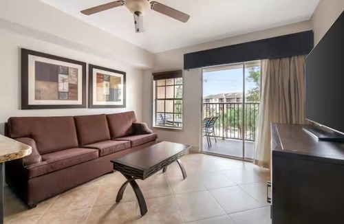 West Kissimmee Hotel | Where Great Vacations and Lasting Memories Begin! Full Kitchen, Outdoor Pool!