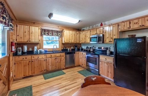 Robbinsville Cabin | Whippoorwill Lake-Fire Pit - Covered Porch - Gas Grill