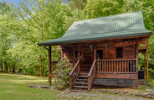 Townsend Cabin | Whisper Creek 2 Bedroom Cabin by RedAwning