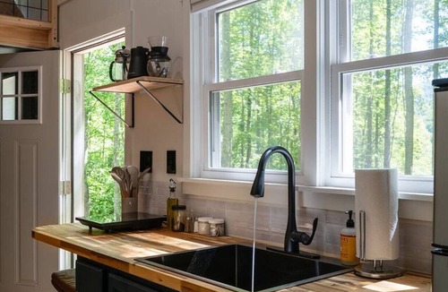 Sylva House | `Whisper Woods` Resort | cozy, has sauna, near BRP