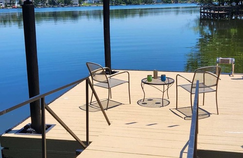 Batesburg House | Whispering Waters Hideaway