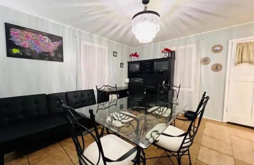 Garden City House | Whole House-Near Airport, Beaches & Downtown Savannah