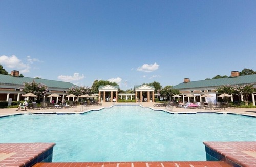 Berkeley Villa | Williamsburg | Family Heritage Stay | Pool + Hot Tub | 2BR Condo