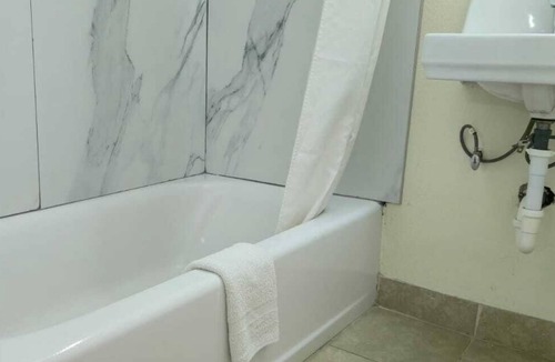 Williamston Hotel | Williamston Inn NC Near Greenville US 64