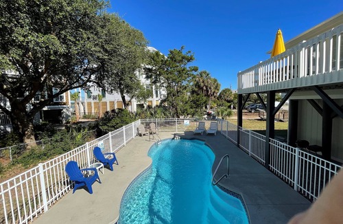 Inlet Harbour House | Windjammer - Walk to Beach in Garden City Beach