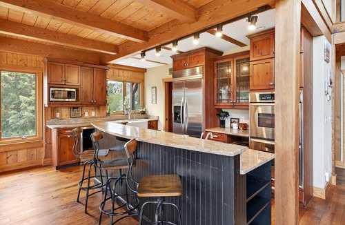 Fairview House | Windy Path Farm | Animals, Hot Tub, Game Room + Breathtaking VIEWS!