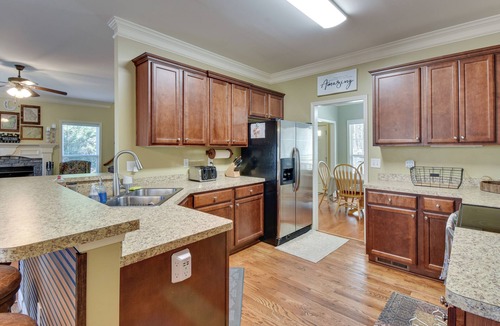 Dahlonega House | Wine Country Escape w/Deck: 7 Mi to Downtown