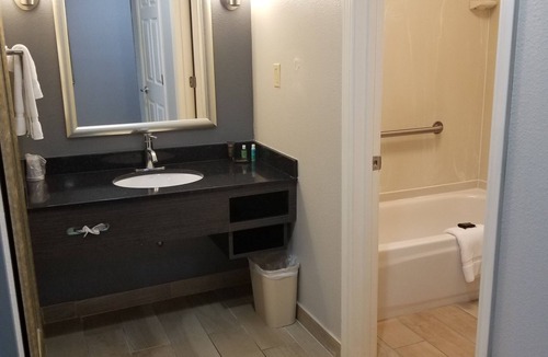 Port Wentworth Hotel | Wingate by Wyndham Savannah I-95 North