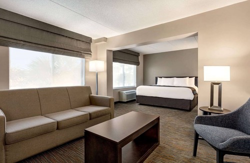Wilmington Hotel | Wingate by Wyndham - Wilmington