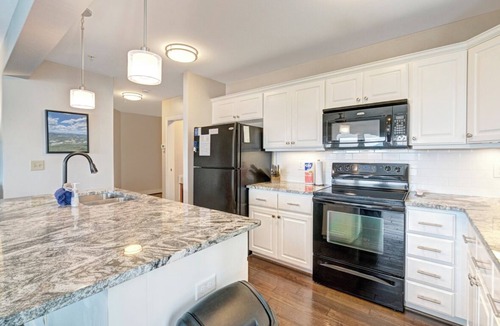 Banner Elk Condo | Wintergreens R1711-Mtn Condo/View, Gated Resort, Indoor/Outdoor Pools & Hot Tub