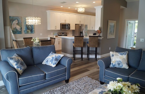 Falcons Glen House | WinterPerfect 3 bedroom Naples Home-South Facing 84 degree HEATED Saltwater Pool