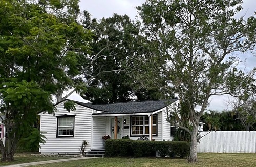 St. Petersburg House | Wonderful bungalow completely remodeled in St. Petersburg