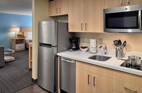 Gwinnett Place Hotel | Wonderful Place To Stay! 3 Modern Units Close to Pirates Cove Adventure Golf