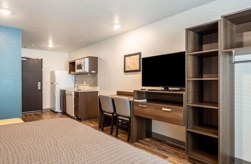 Sanford Hotel | WoodSpring Suites Sanford North I-4 Orlando Area