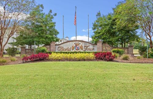 Conway House | Word Tour Golf Resort , 2 BR Villa with Pool Access Near Broadway at the Beach