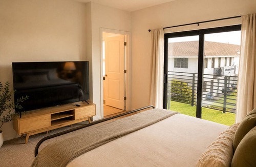 Little Ranches House | WORLD CUP STAY. 15 MINUTES FROM STADIUM. FREE ONSITE PARKING. SLEEPS 6