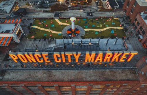 Virginia Highland Apartment | World Cup Stay! 5 min walk to Ponce City Market! 3 miles to Mercedes Benz
