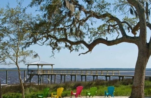 Midway Cottage | WOW - $225/nt! Salt Crest Waterfront Cottage w/Dock - Sleeps 8