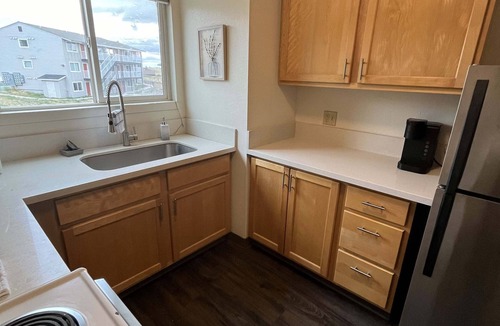 Pullman Apartment | WSU HomeBase Comfortable Stay Minutes from Airport