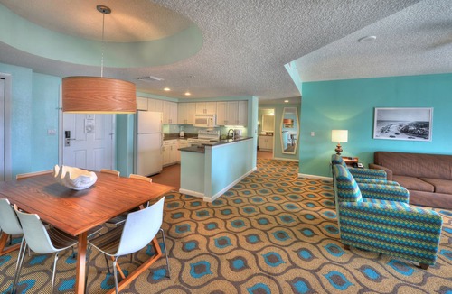 Brush - Stewarts House | Wyndham's Ocean Walk Resort 2/2