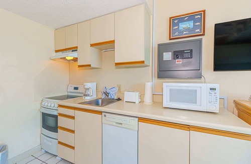 Downtown Myrtle Beach Condo | Yachtsman S705 1BR Sloop