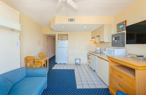 Downtown Myrtle Beach Condo | Yachtsman S705 1BR Sloop