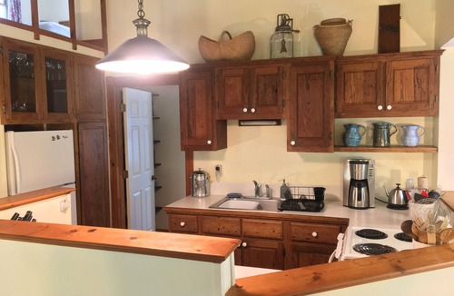 Robbinsville Cabin | Yellow Branch Farm House near Fontana Dam, Appalachian Trail, Level 2 EV Charger