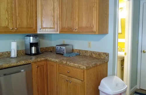 Lavonia House | Yellow House; 2 BR, 1 1/2 baths available for rent