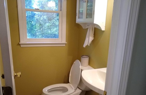 Lavonia House | Yellow House; 2 BR, 1 1/2 baths available for rent