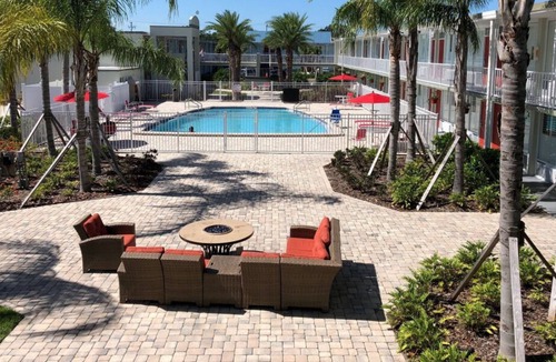 June Park House | You Found It! Free Breakfast, Free Parking, Pool