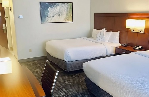 North Myrtle Beach Hotel | Your Home Away From Home! 2 Relaxing Units, Indoor Pool, Free Parking!