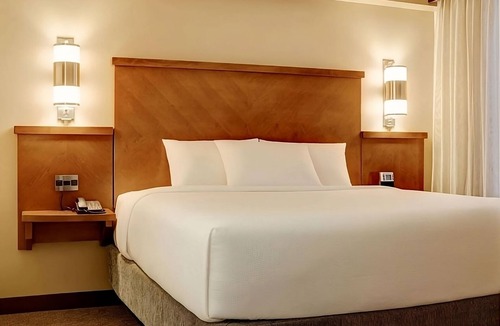 Gwinnett Place Hotel | Your Home Away From Home! Pet-Friendly Unit w/Breakfast Near Sweet Water Park